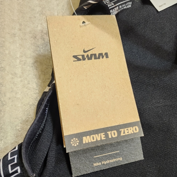 NWT Nike Hydrastrong Multi Print Cutout One Piece Swimsuit Black Size 2 - Picture 10 of 16